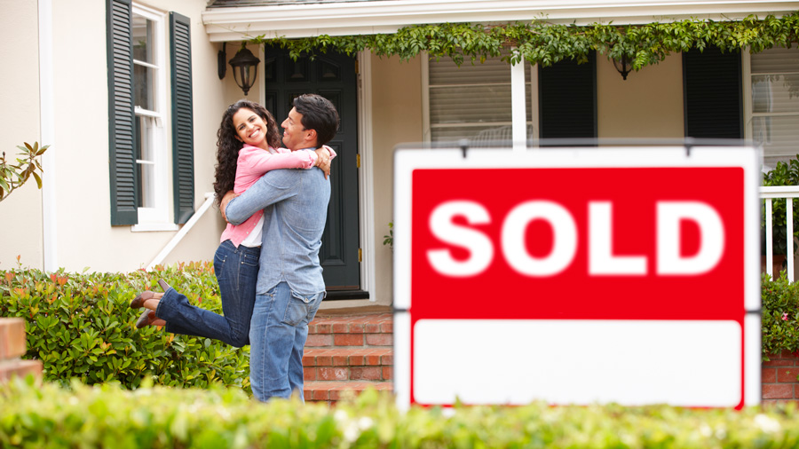 It’s a daunting world for the first home buyer; skyrocketing median house prices, interest rates and an influx of lending platforms can scare off would-be home owners. First Home Buyer Financing Tips